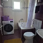 Aleksandar S Nezaboravnim Pogledom שמריקה