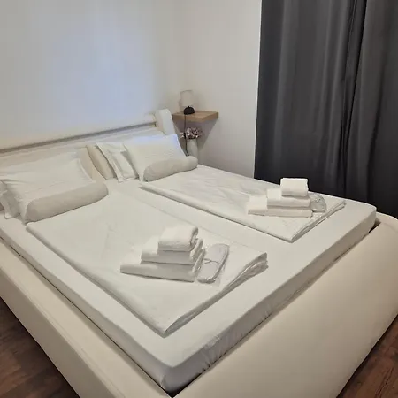 Aleksandar Apartmán Šmrika